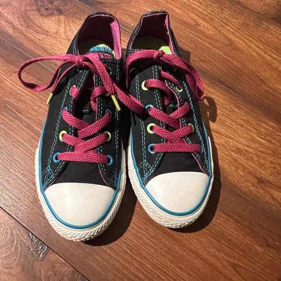Converse Multi Colored Tongue Low Top Sneaker Size 2Y  Back To School Unisex - Picture 1 of 7